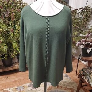 CURATED BY RUA'H KIBRIYA: Unknown Maker XL Moss High-Low Sweater, Raised Detail